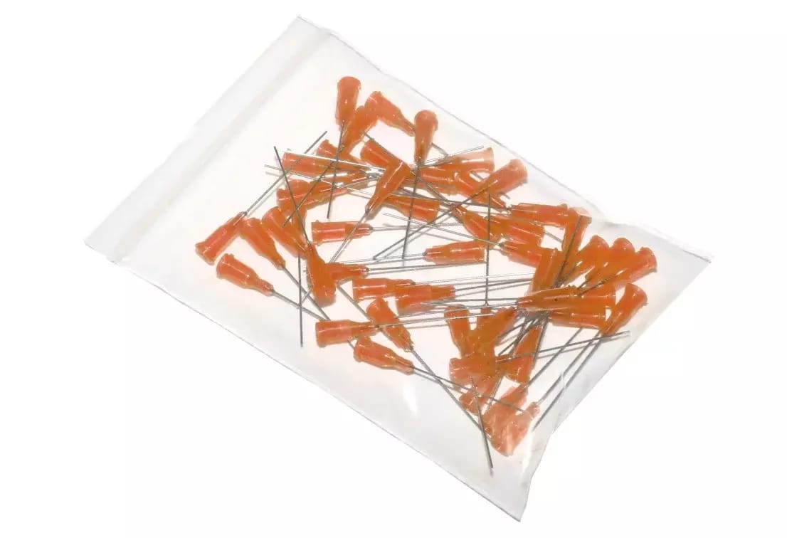 Przyklejane igły dozujące z kaniulą ze stali nierdzewnej 38,1mm pomarańczowo-żółte 15G 50szt