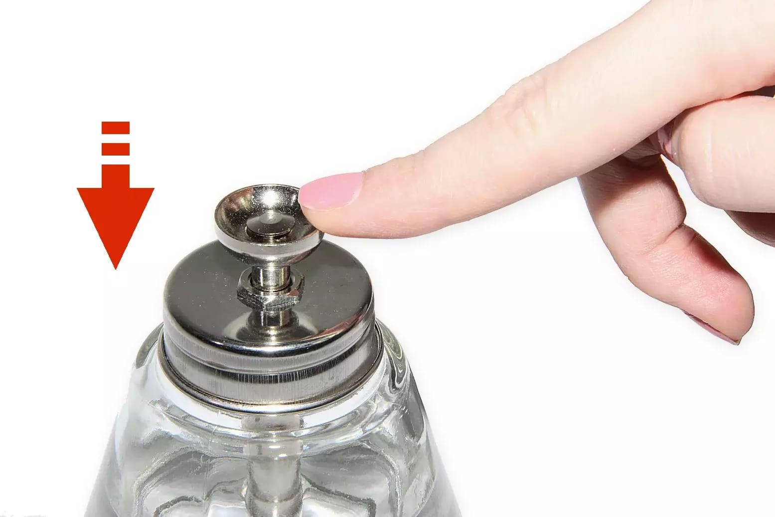 Szklany pojemnik na płyny lotne 150 ml z pompką dozującą i kubkiem – 2