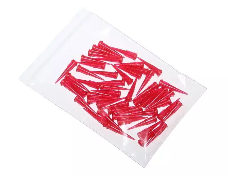 Stożkowe plastikowe igły dozujące czerwone 25G 50szt