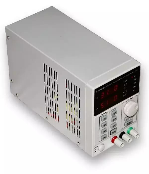 Cyfrowo sterowany, precyzyjnie programowalny zasilacz laboratoryjny 30V/5A typu KA3005D – 2