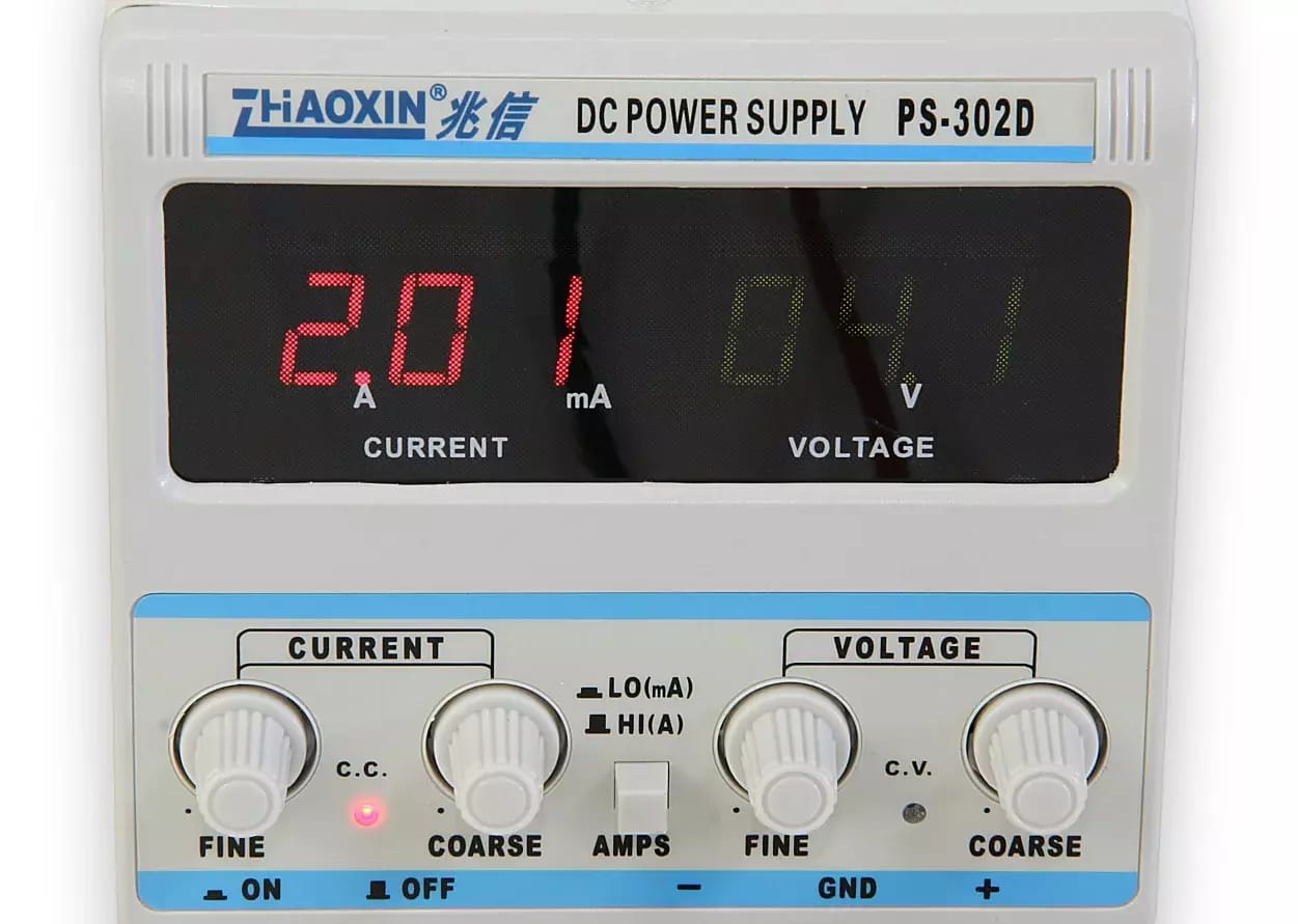 Precyzyjny zasilacz laboratoryjny PS-302D 0-30V/2A – 2