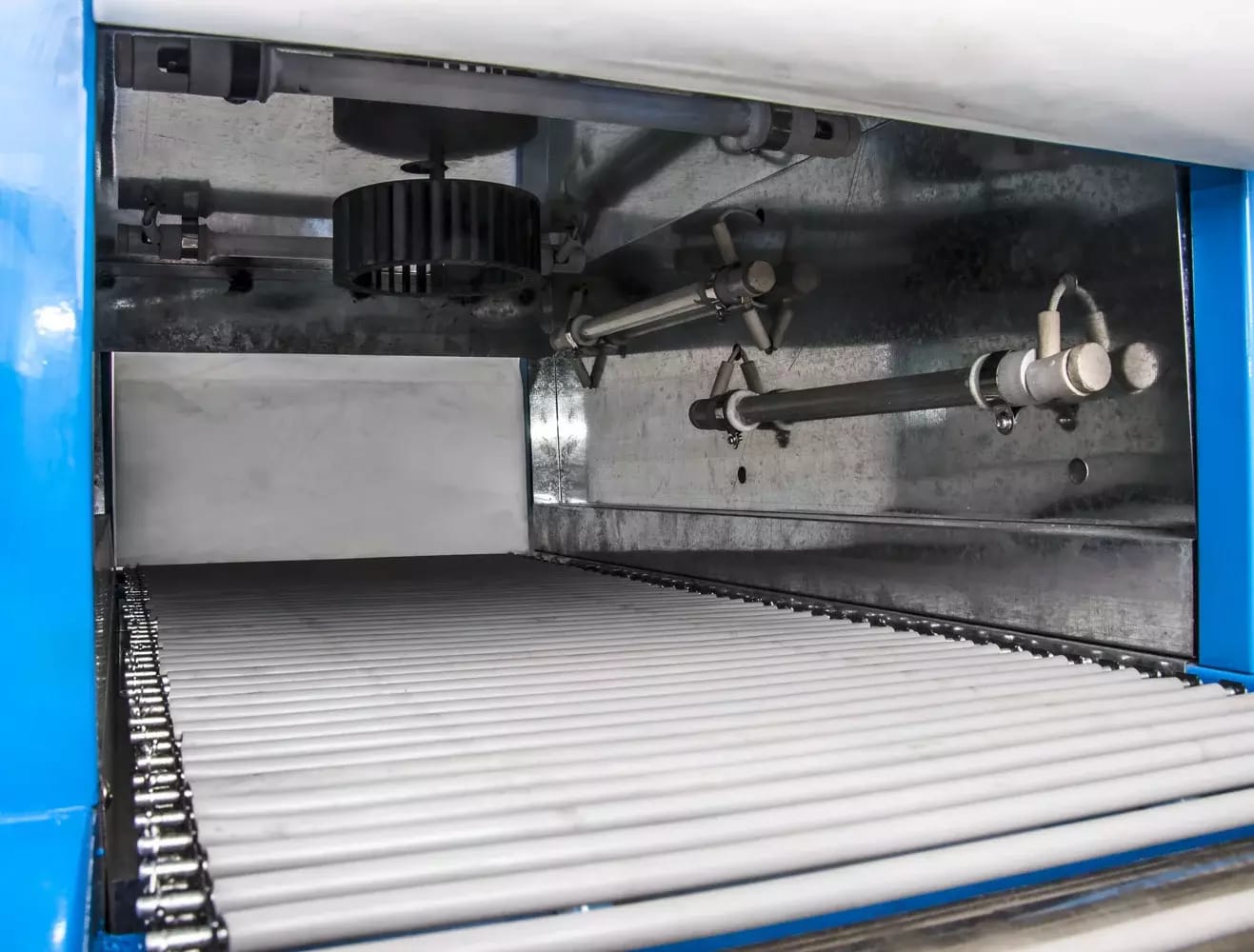Tunel obkurczający z przenośnikiem folii termokurczliwej BS-400LD – 2