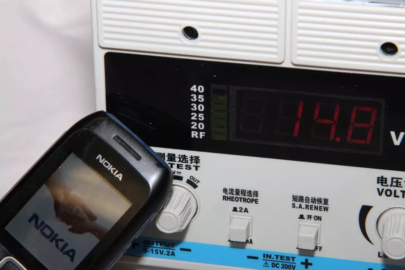 Zasilacz laboratoryjny RF-1502T 0-15V/2A – 2